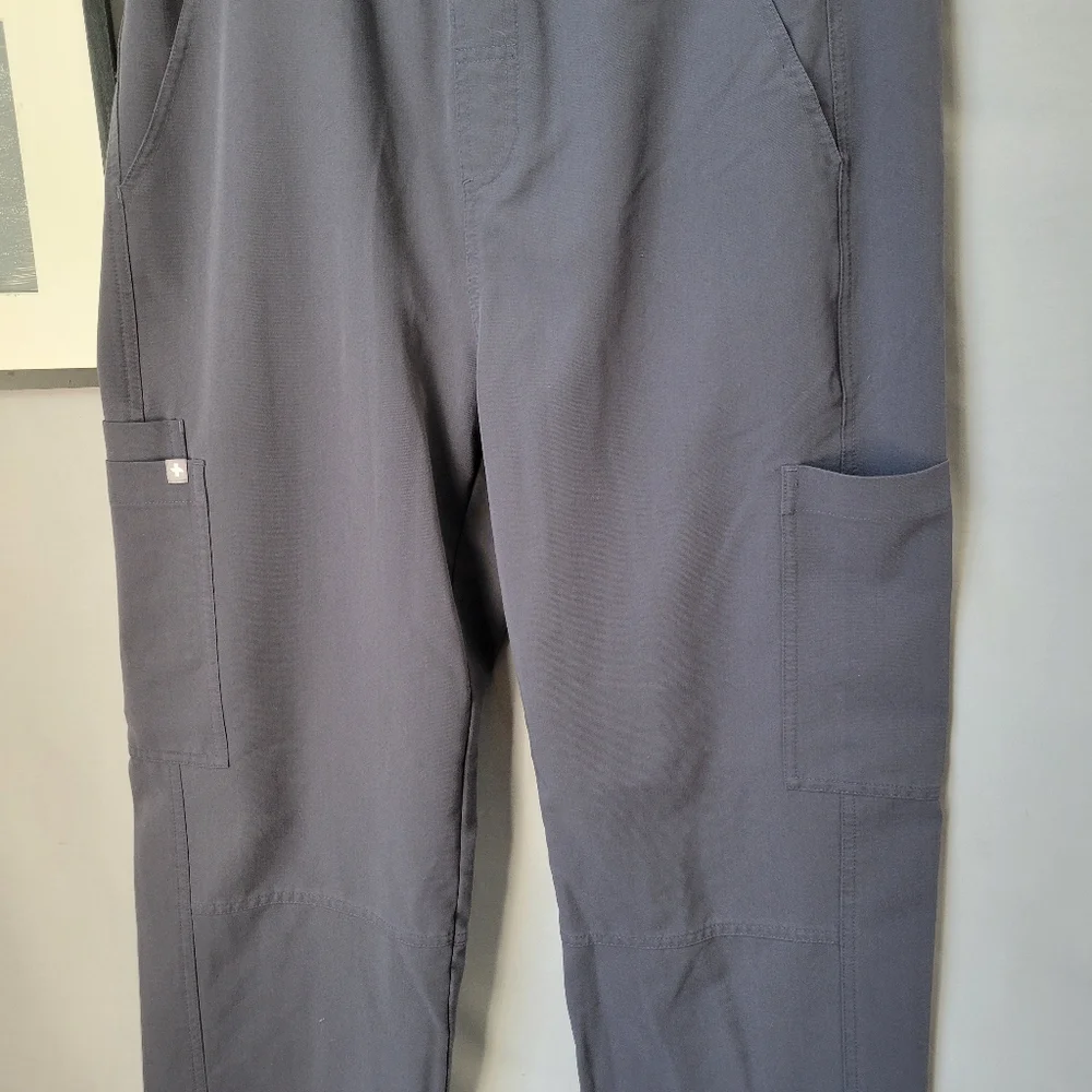 Figs Men's Axim Cargo Technical Collection Scrub Pants Gray Blue L